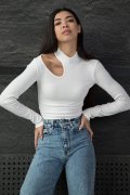 Long-sleeve top with Chori neckline