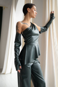 Dakota Asymmetry Top